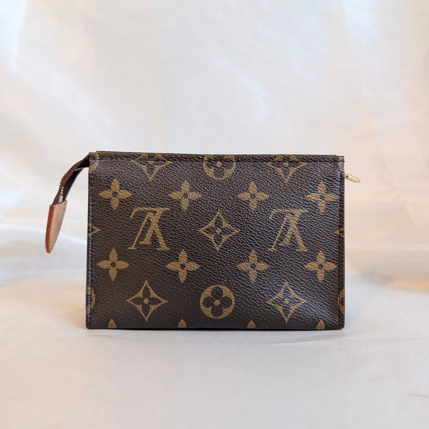 Louis Vuitton Toiletry Pouch 15 in Monogram Canvas 191125B21