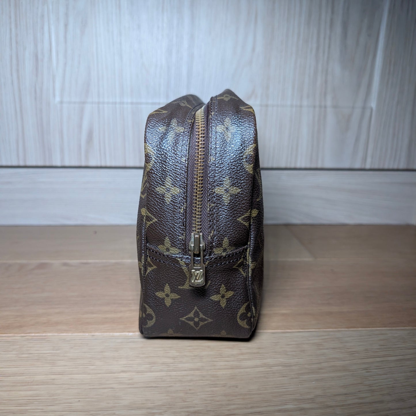 Louis Vuitton Trousse 28 in Monogram Canvas 061225B01