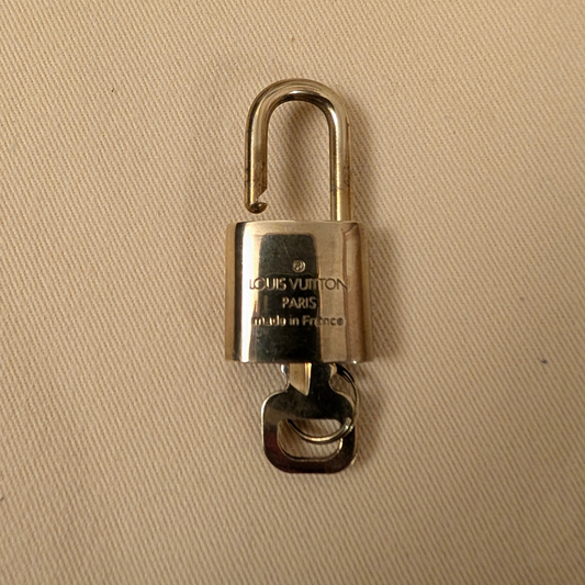Louis Vuitton Padlock with 1 key #304